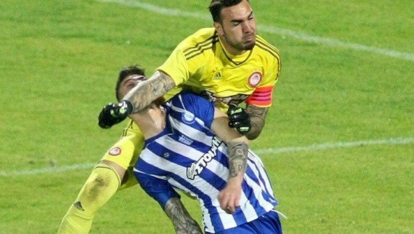 Στο νοσοκομείο ο Ζιαμπάρης μετά από σύγκρουση με τον Ρομπέρτο