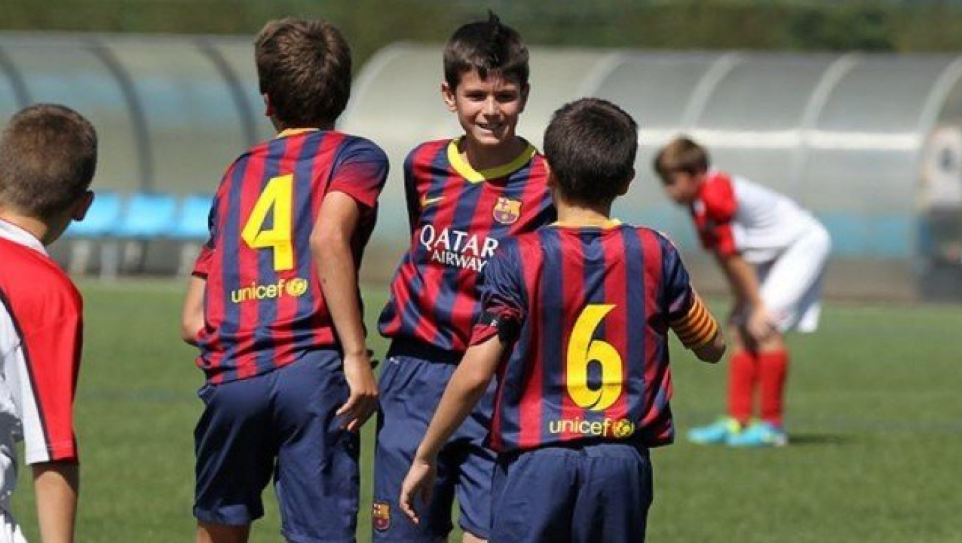 Ολοκληρωτικό ποδόσφαιρο και από τα πιτσιρίκια της Μπάρτσα! (video)