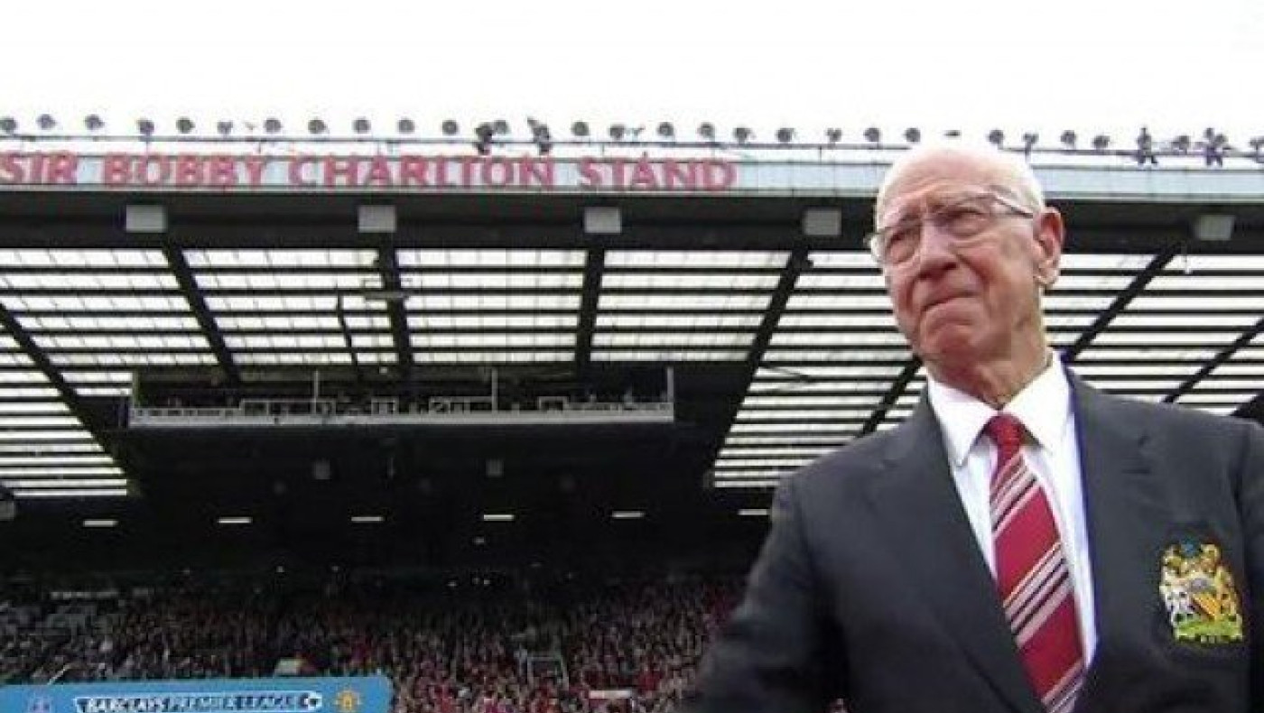 Η Μάντσεστερ Γιουνάιτεντ τίμησε τον Σερ Μπόμπι Τσάρλτον! (pics)