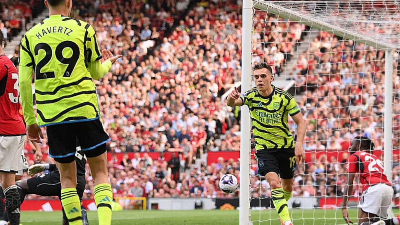 Ο Τροσάρ «λύτρωσε» την Άρσεναλ στο «Ολντ Τράφορντ» και την κράτησε ζωντανή για τον τίτλο!