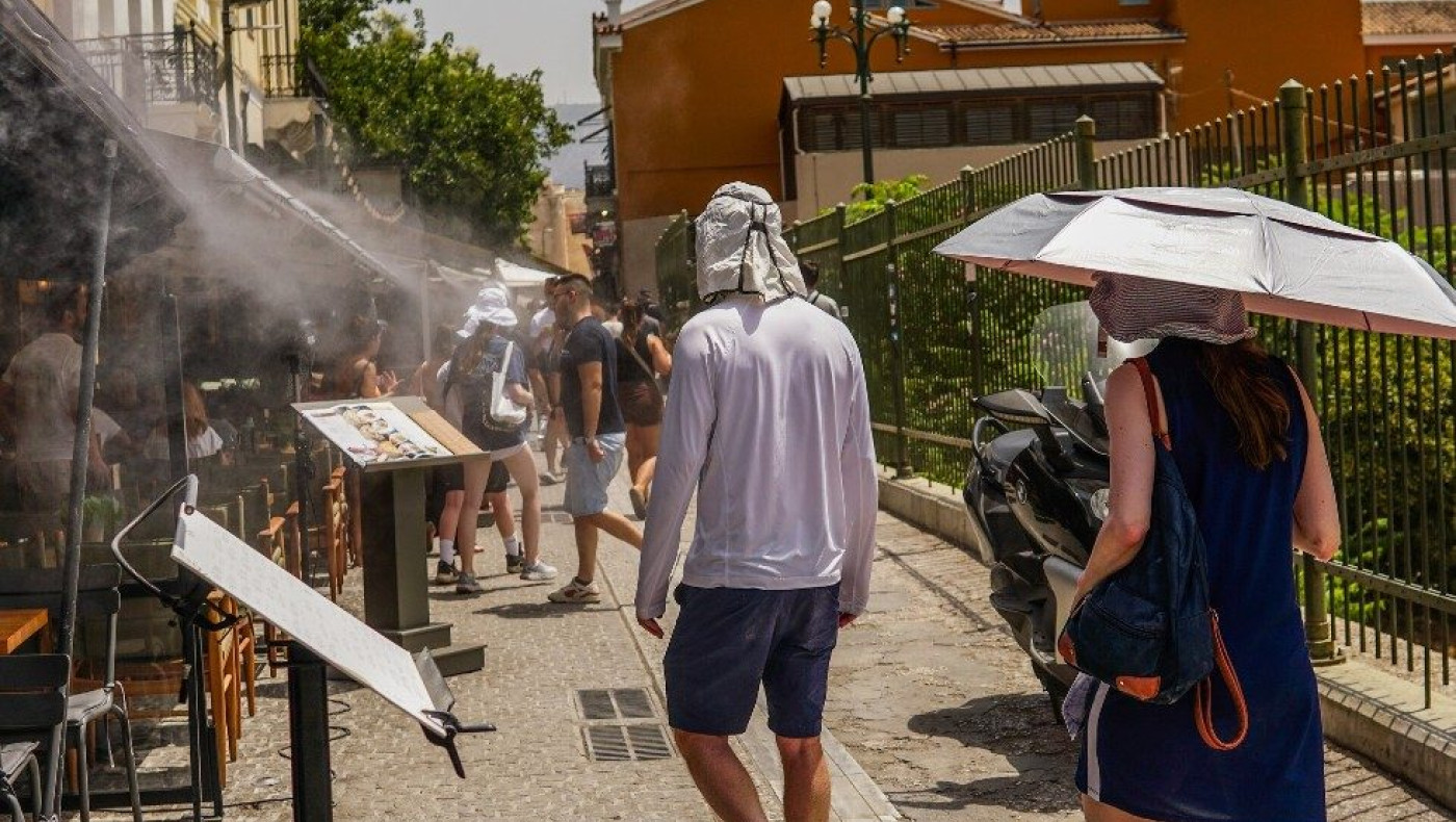 Καιρός: Τι είναι ο τροπικός αεροχείμαρρος που φέρνει καύσωνα και αφρικανική σκόνη