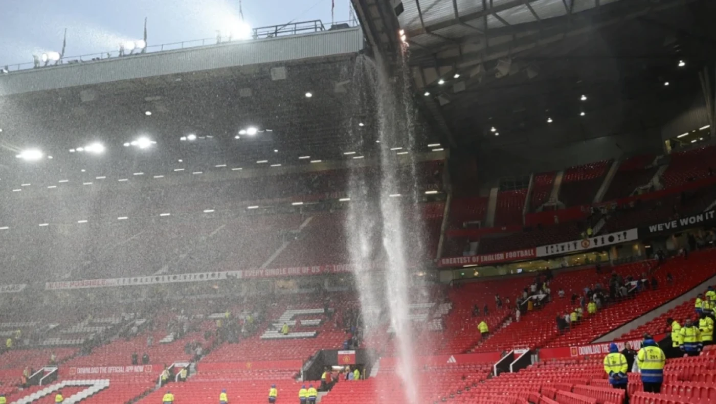 Πλημμύρισε το «Ολντ Τράφορντ»- Πώς πίκαραν οι οπαδοί της Άρσεναλ