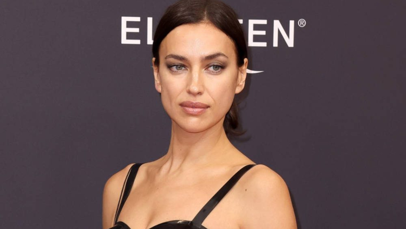 Ανάβει «φωτιές» η Ιρίνα Σάικ - Ποζάρει με κορμάκι γνωστού οίκου και δείχνει την... πίσω όψη της! (pic)