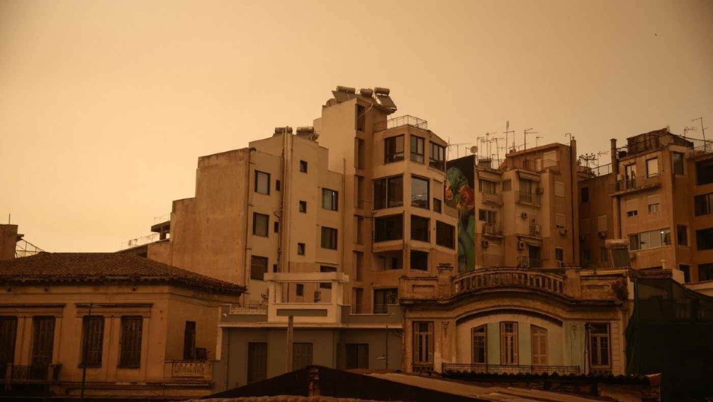 Αφρικανική σκόνη: Τι είναι ο υποτροπικός αεροχείμαρρος που φέρνει σκόνη και 35άρια