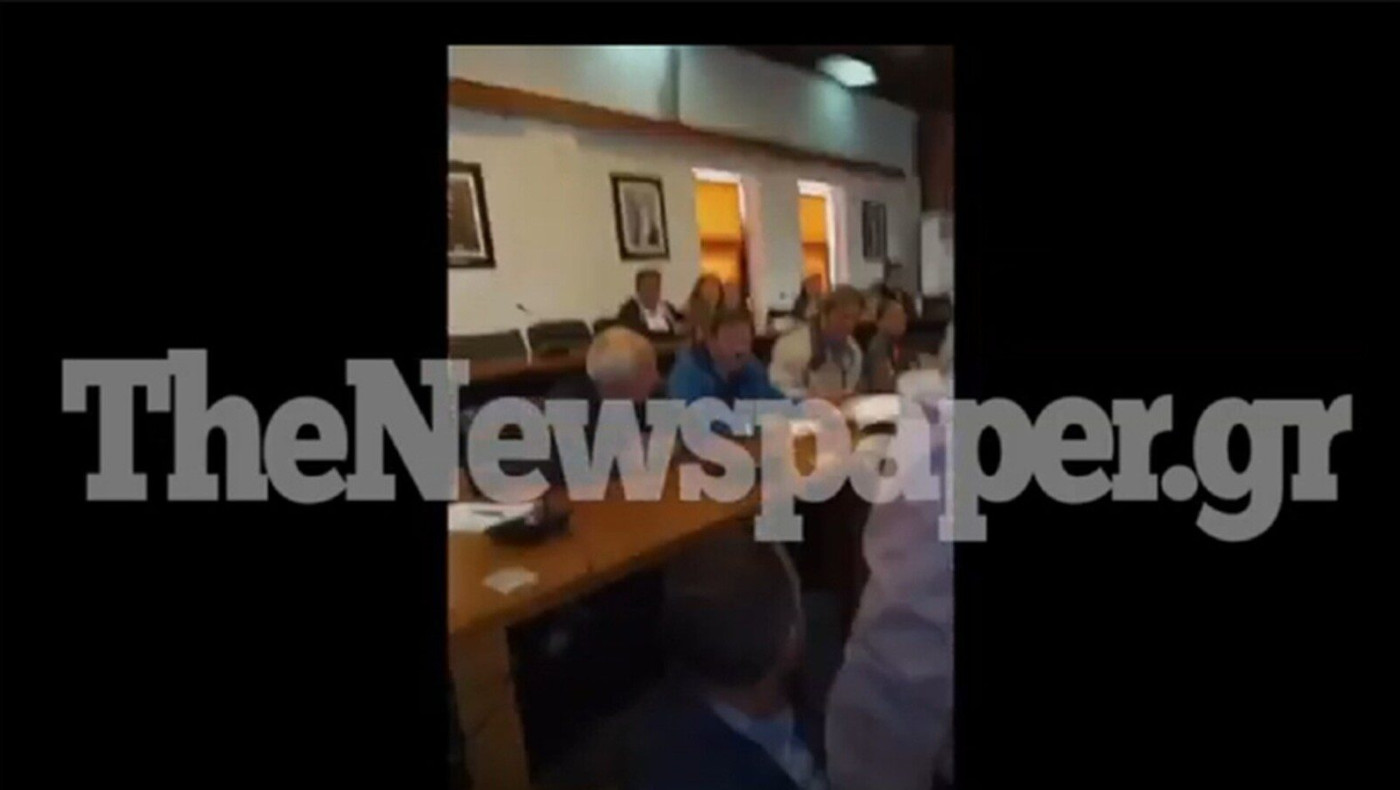 Βόλος-Χυδαίες ύβρεις στο δημοτικό συμβούλιο: «Άντε γαμ@@, μαλ@@@, νούμερο!» (vid)