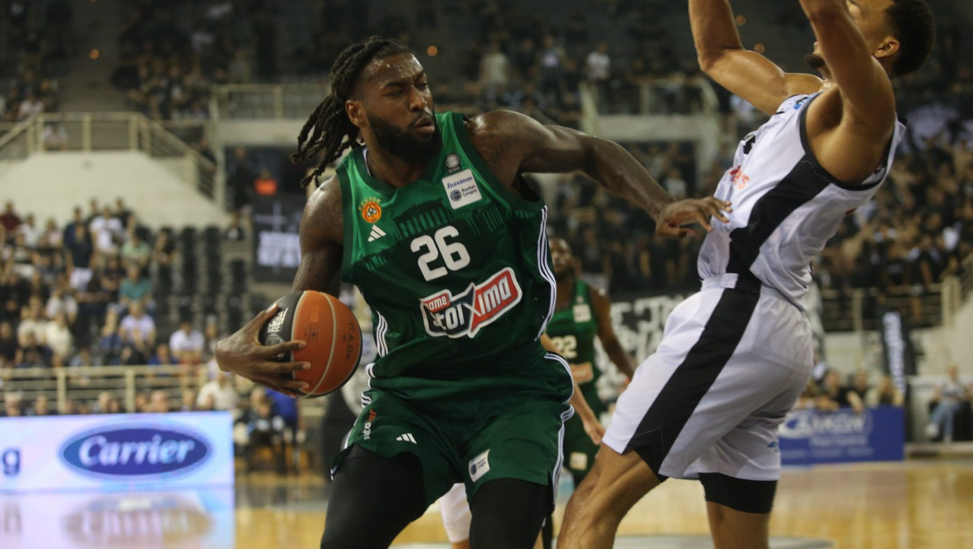 Λεσόρ:  Οπαδός τον έφτυσε μετά την αναμέτρηση με ΠΑΟΚ - Χαμός στο «Παλατάκι»