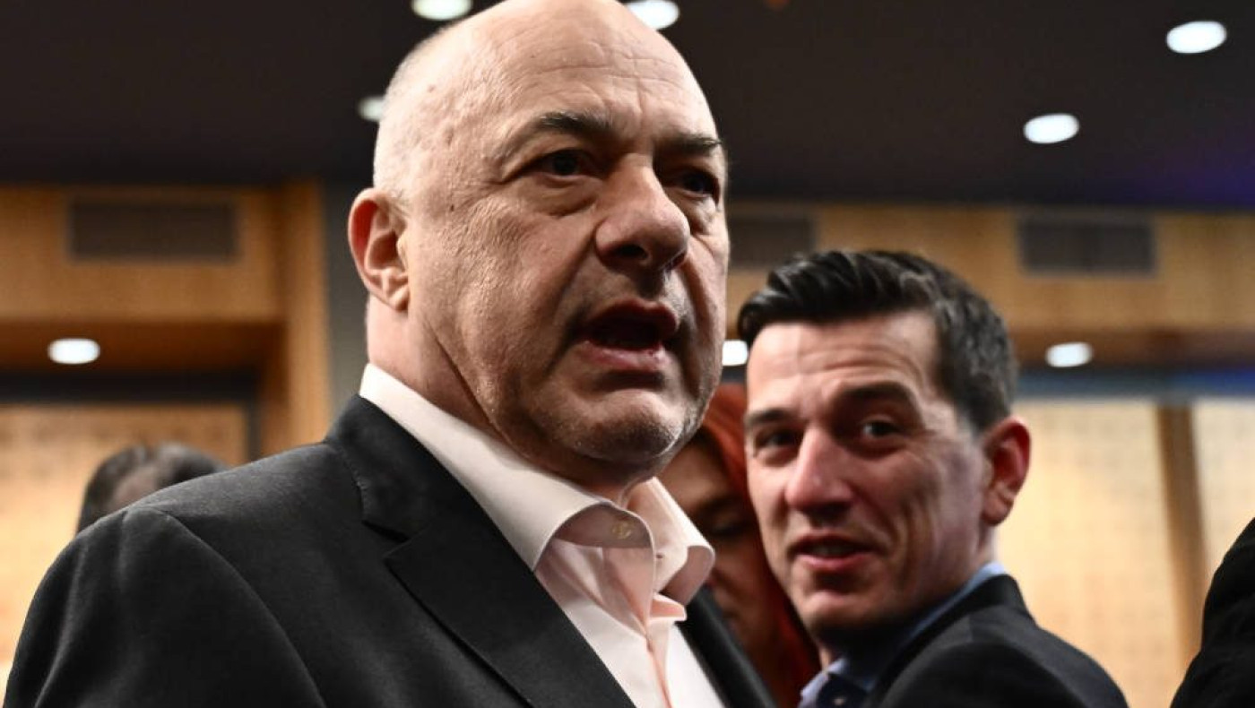 Βόλος: «Έκρηξη» Μπέου μετά από έφοδο στην Πολεοδομία-Έλειπε το 70% των υπαλλήλων (vid)