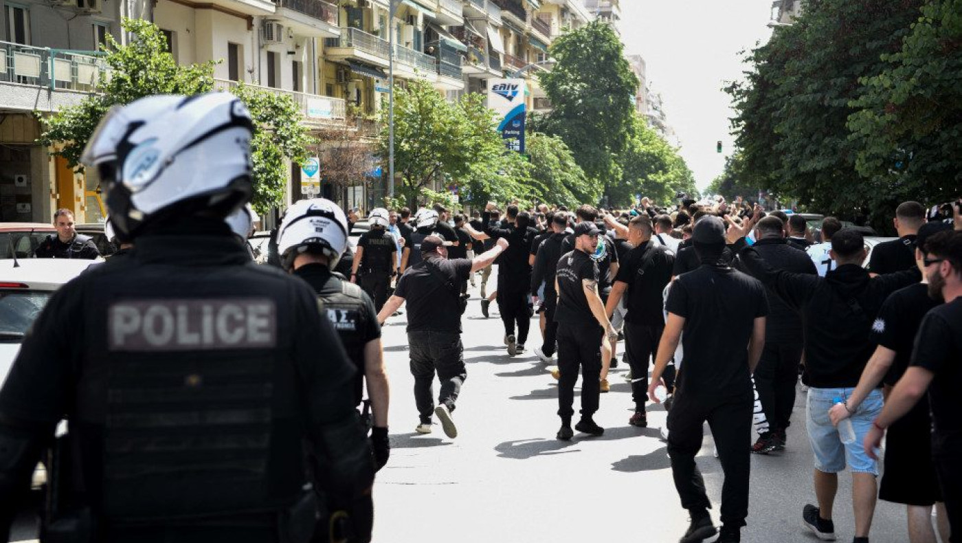 Στο μπαλκόνι ο Ντεσπόντοφ «χαζεύει» τους ΠΑΟΚτσήδες!