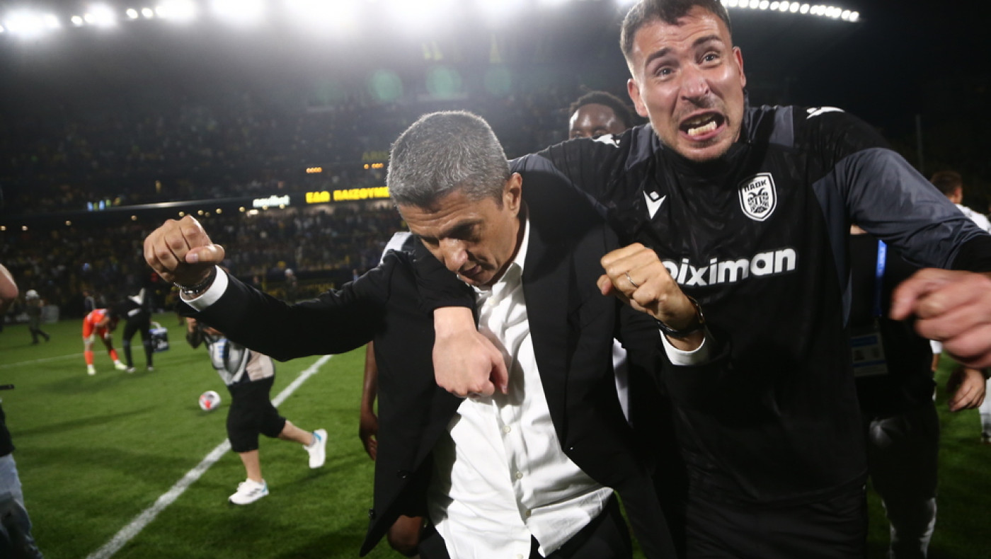 «Τρέλα» Λουτσέσκου με το τρόπαιο και χορός made in Romania