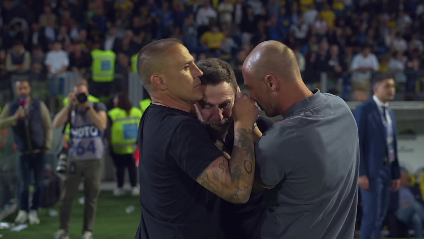 Μεγάλος Καναβάρο, αγκάλιασε τον Ντι Φραντσέσκο που έκλαιγε στον υποβιβασμό της Φροζινόνε