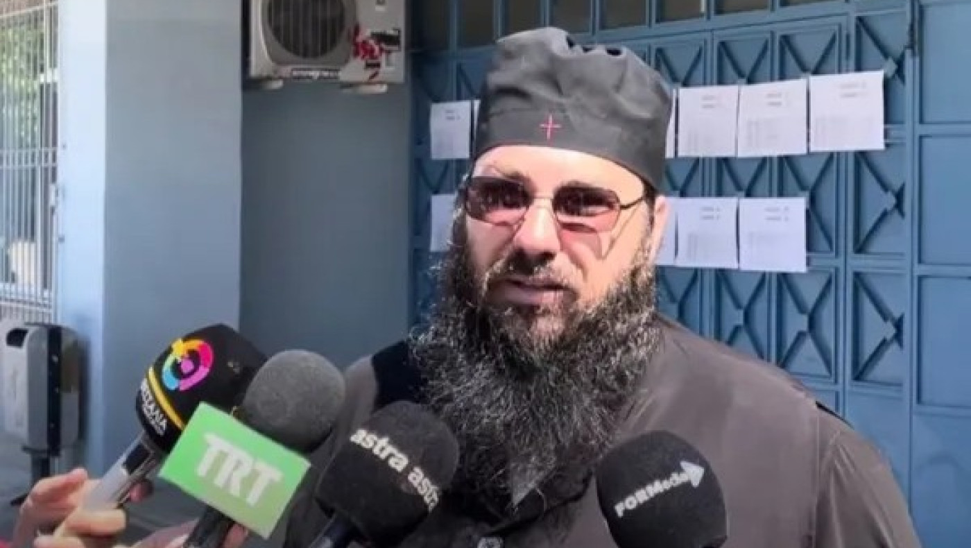 Λάρισα: Ιερέας επέστρεψε στα θρανία και έδωσε... Πανελλήνιες! (vid)