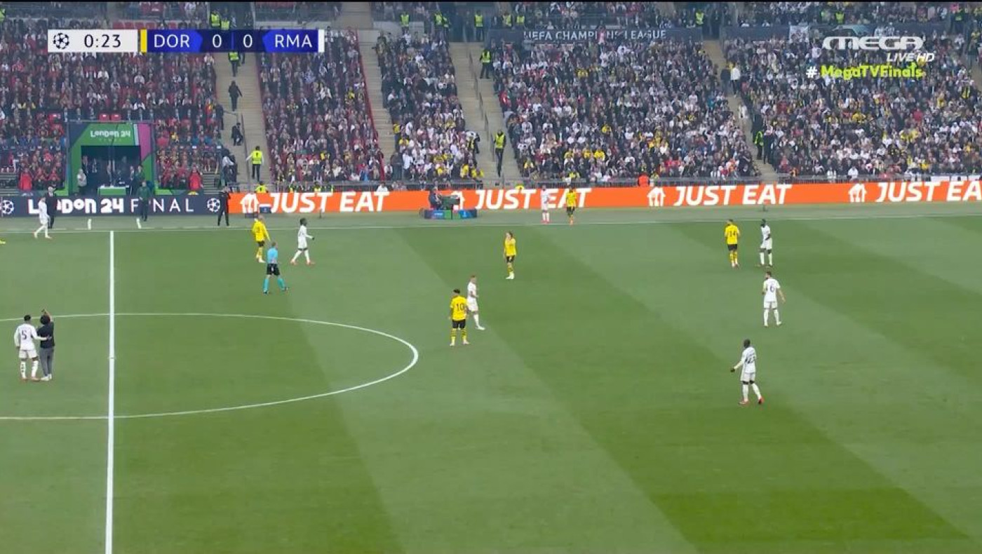 ΑΠΙΣΤΕΥΤΟ: Διακοπή στον τελικό του Champions League λόγω εισβολής οπαδών