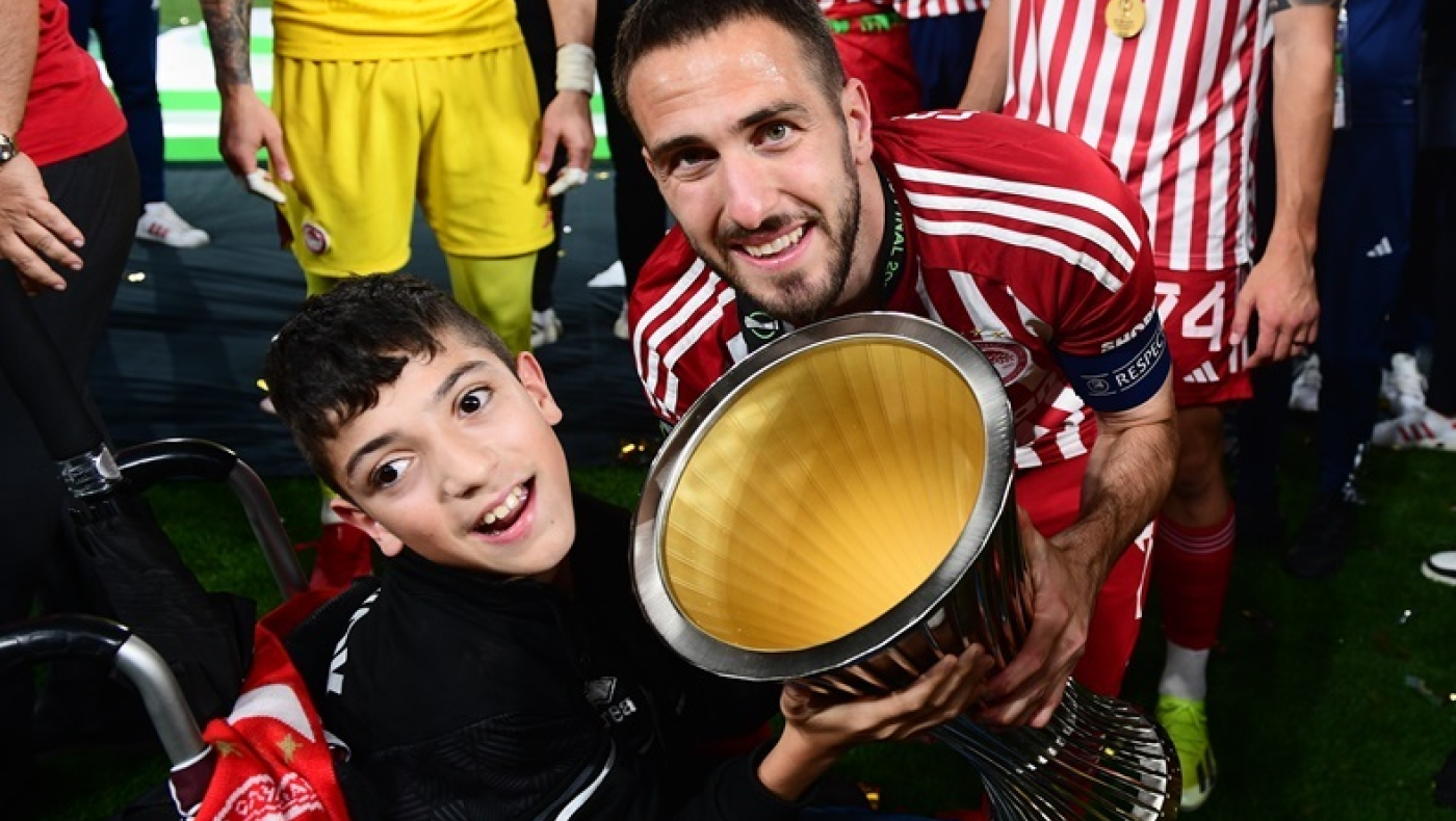 Πώς εμφανίστηκε στο αθλητικό προσκήνιο ο Γιαννάκης, ο φίλαθλος όλων των ομάδων