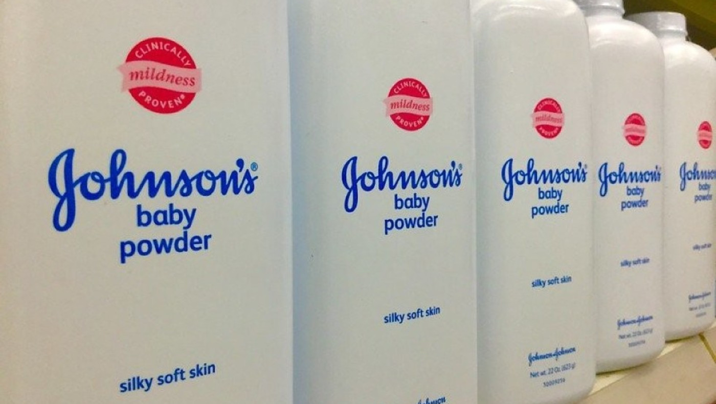 J&J: Θα πληρώσει 260 εκατ. για το καρκινογόνο ταλκ