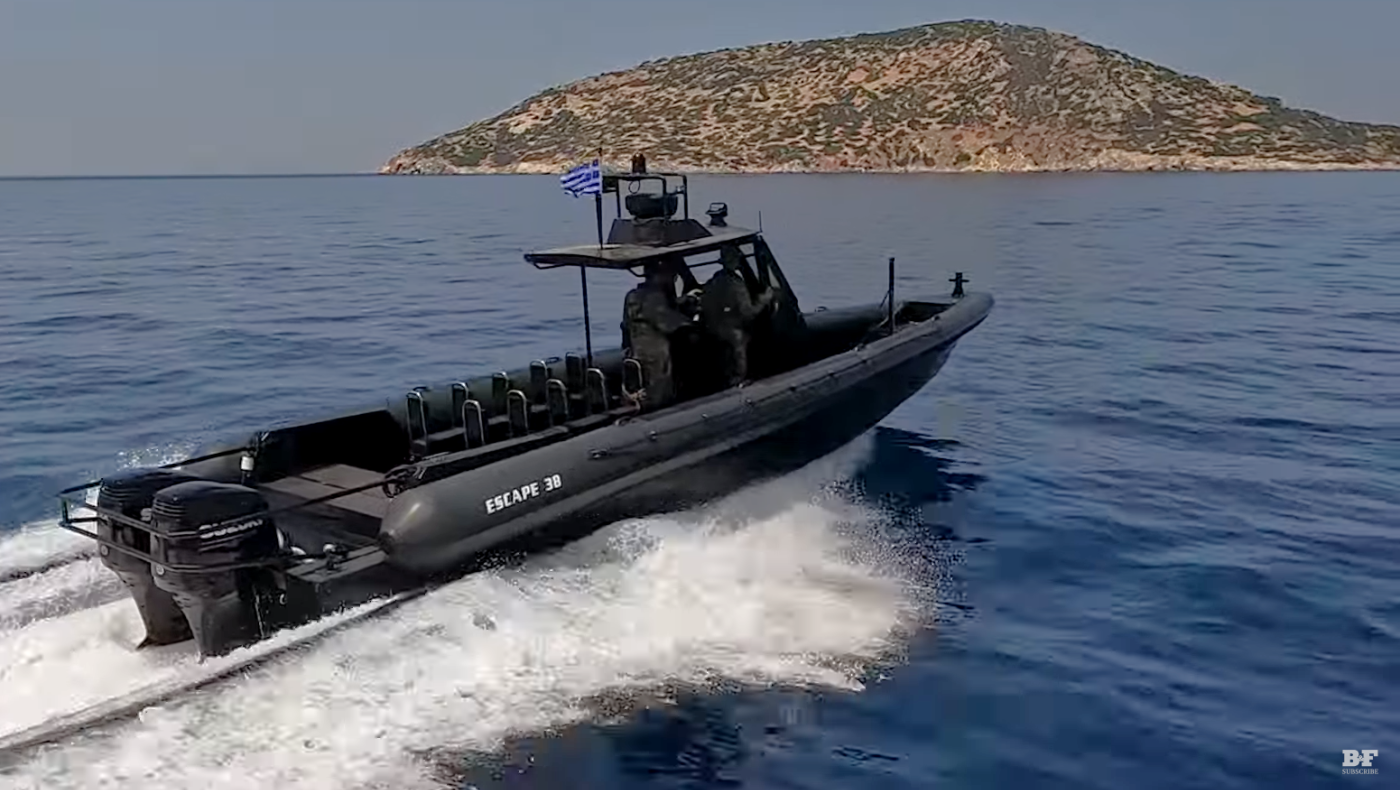 Δύο Escape 38 από δωρεά στους Αμφιβίους Καταδρομείς