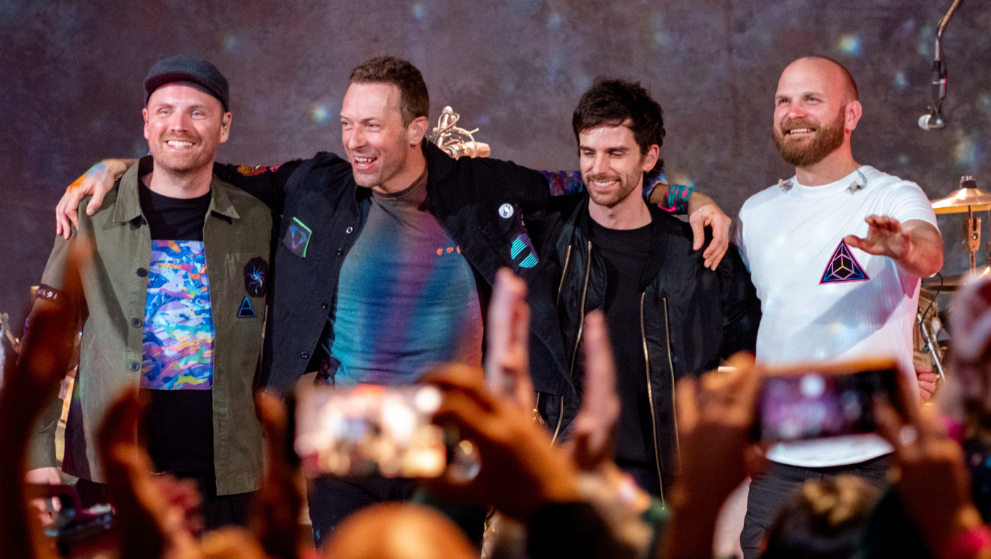 Coldplay: Από τα ξημερώματα με καρεκλάκια και... στρώματα θαλάσσης στο ΟΑΚΑ