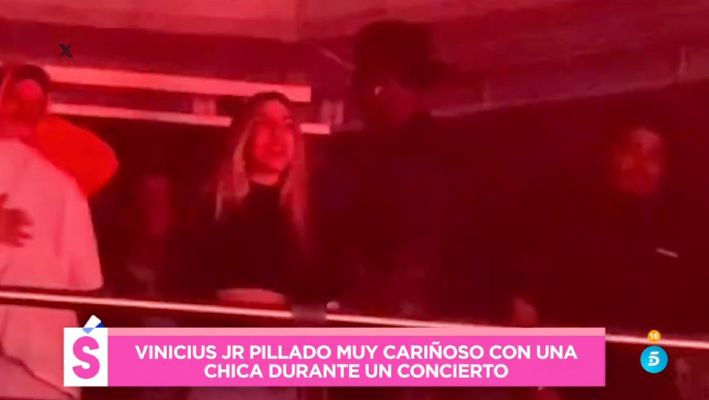 Βινίσιους: Αυτή είναι η τραγουδίστρια που του... πήρε τα μυαλά (pics)