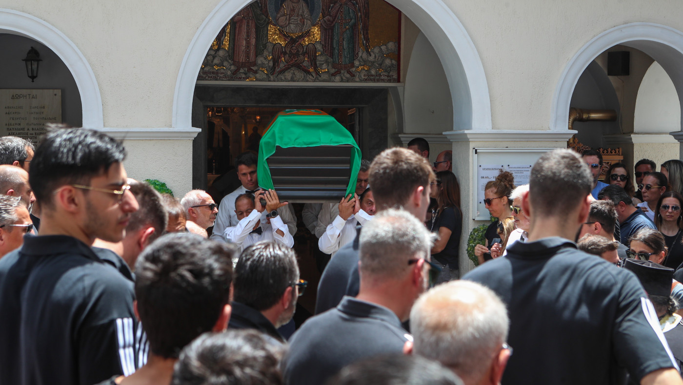 Πάρης Δερμάνης: Σύσσωμη η οικογένεια των «Πρασίνων» στην κηδεία του