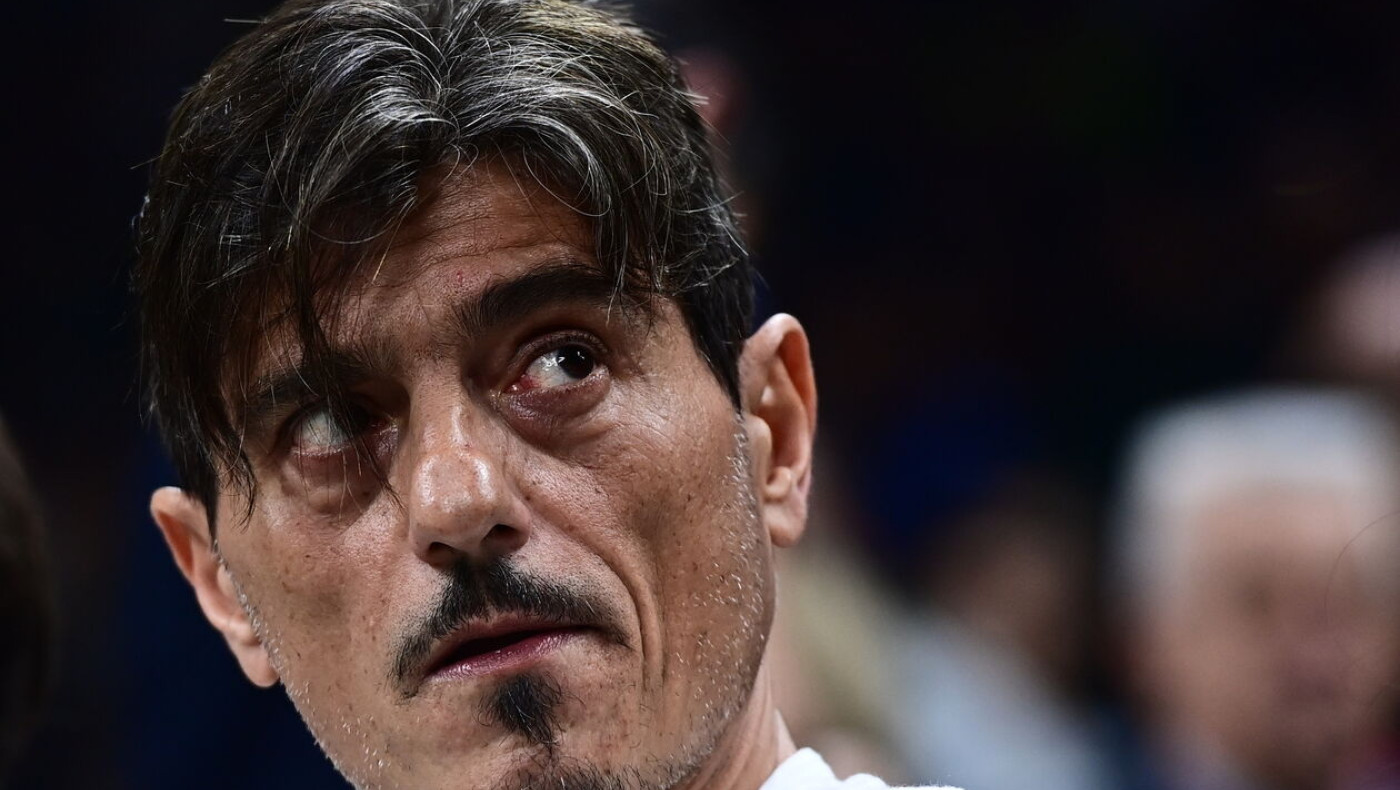 Γιαννακόπουλος κατά Ολυμπιακού: «Στο ΣΕΦ μοίραζαν ελληνικές σημαίες στους τελικούς»