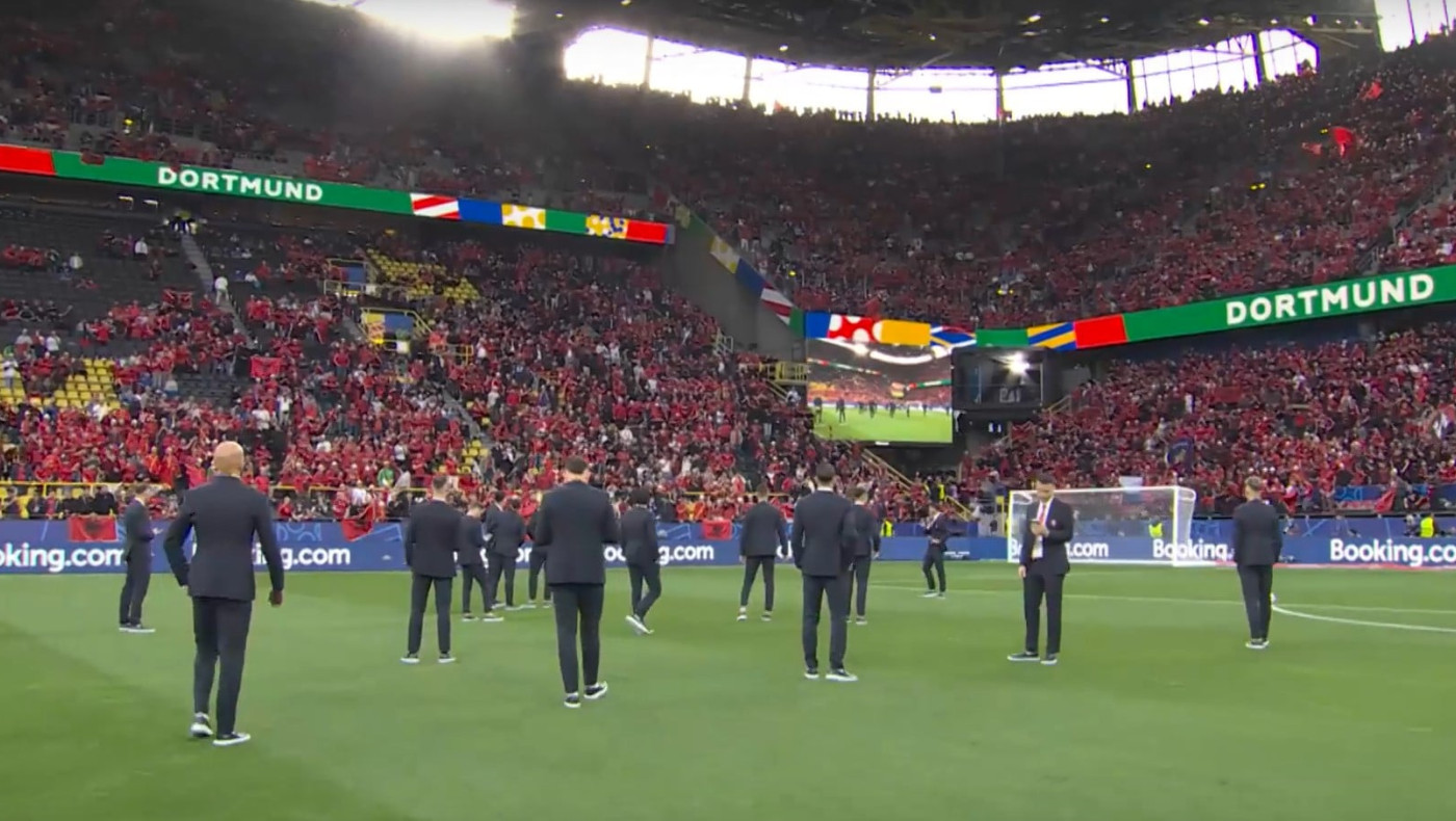Euro 2024: Πάνω από 40.000 Αλβανοί στο Σίγκναλ Ιντούνα Παρκ  - Αποσβολωμένοι οι παίκτες (pics, vid)