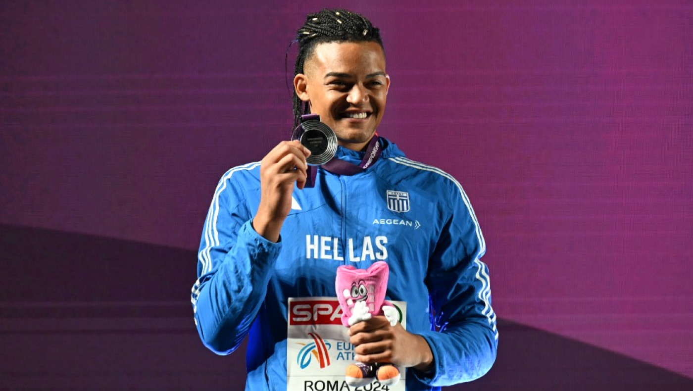 Ευρωπαϊκό, Ρώμη: Η απονομή του ασημένιου μεταλλίου στον Καραλή