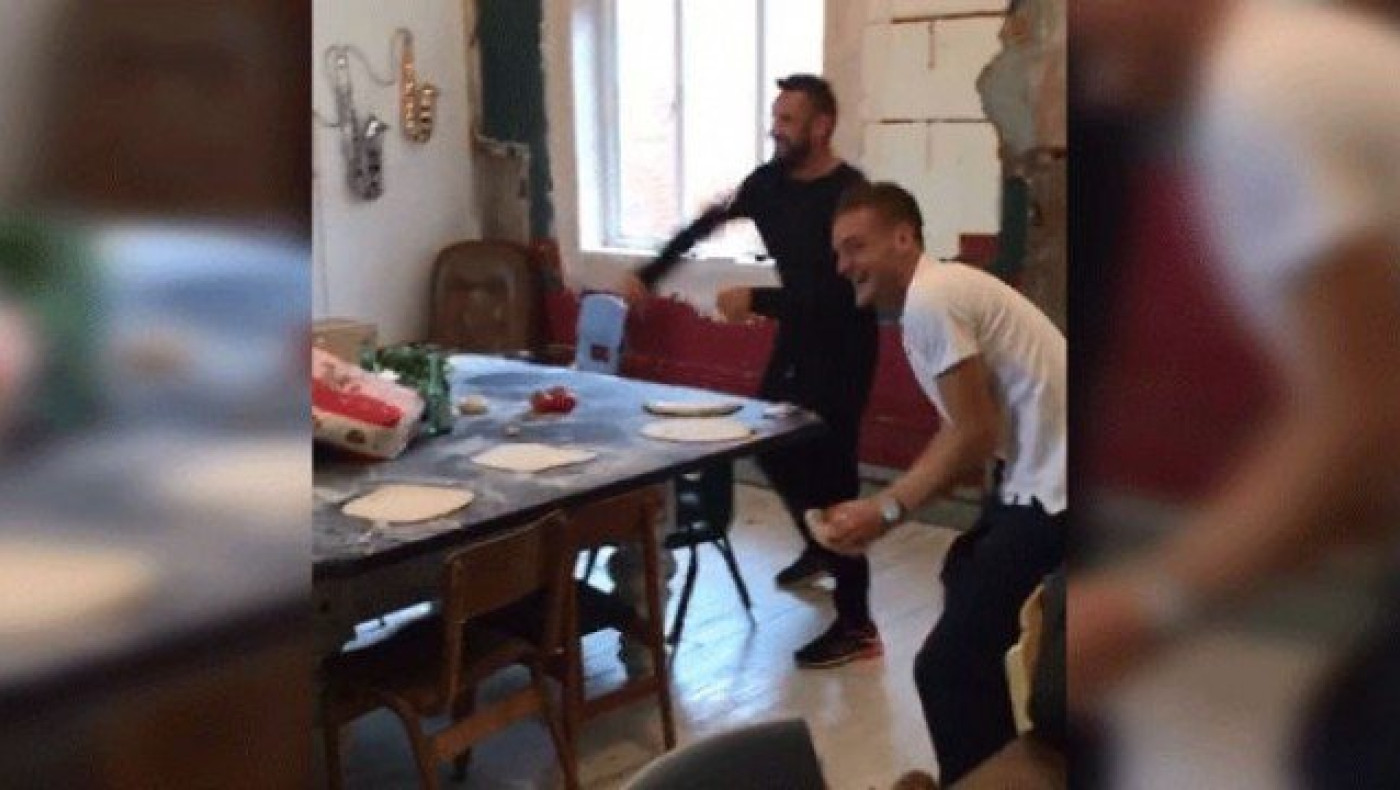 Τρελό γέλιο  με... ζυμαροπόλεμο στη Λέστερ (video)