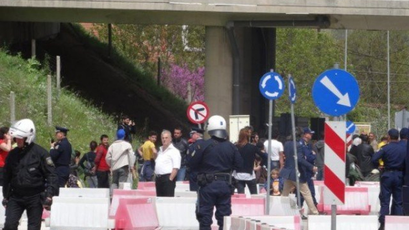 Επέμβαση της αστυνομίας στο μπλόκο των προσφύγων στην Εγνατία
