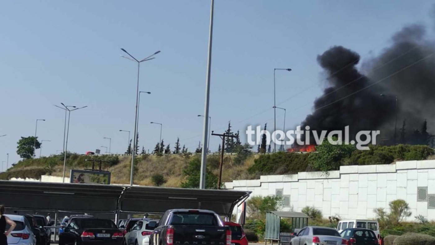 Θεσσαλονίκη: Φωτιά σε όχημα στον περιφερειακό