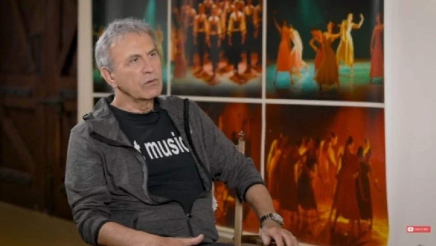 Ο Νταλάρας απάντησε καυστικά σε όσους τον κατηγόρησαν ότι εκμεταλλεύτηκε το Κυπριακό για να βγάλει λεφτά