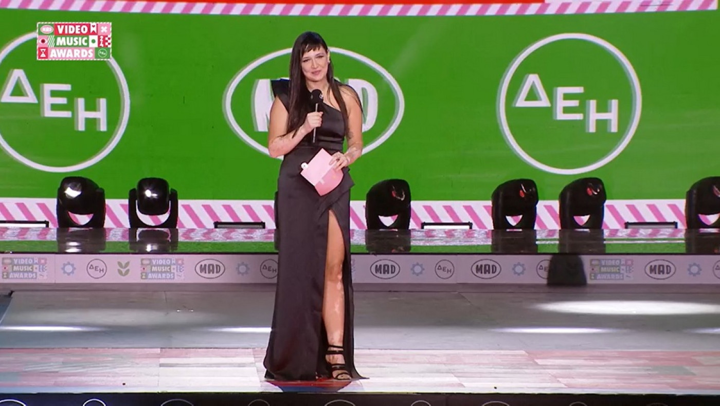 MAD VMA: Η Αθηναΐς Νέγκα «έκραξε» τη Μαρίνα Σάττι για το χασμουρητό στη Eurovision (vid)