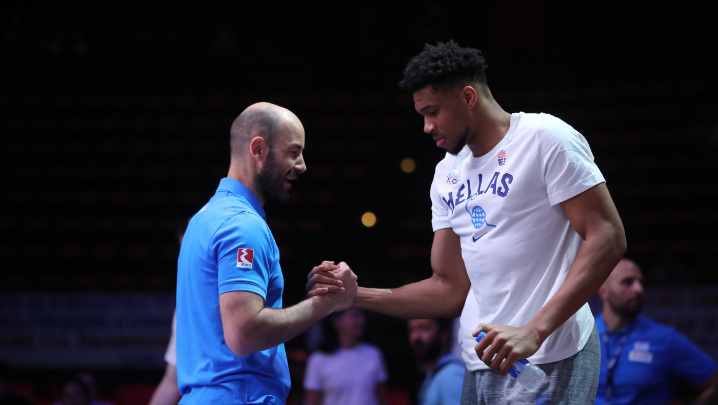 Αντετοκούνμπο: «Να περάσω τον γ@@@@ πρώτο γύρο, ο Σπανούλης μου έλεγε εσύ τι κάνεις;»