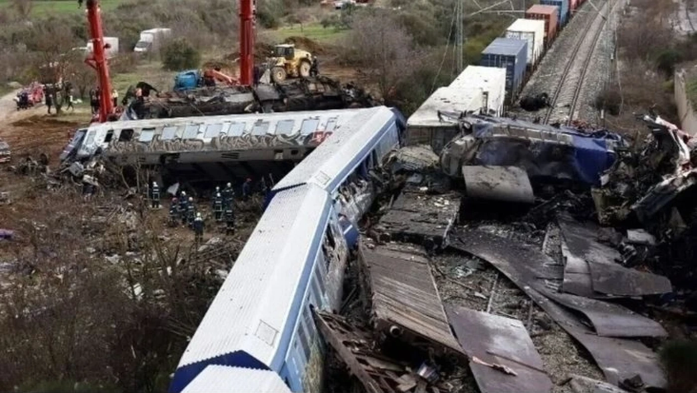 Τραγωδία Τεμπών: Η διαμάχη Καρυστιανού με Πλακιά για τη συναυλία και η θέση των καλλιτεχνών