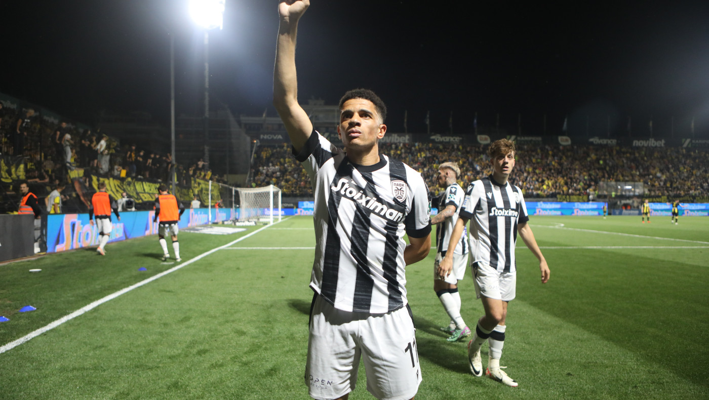 Τάισον: Αποθεώθηκε με ένα old time classic αφιέρωμα από την UEFA