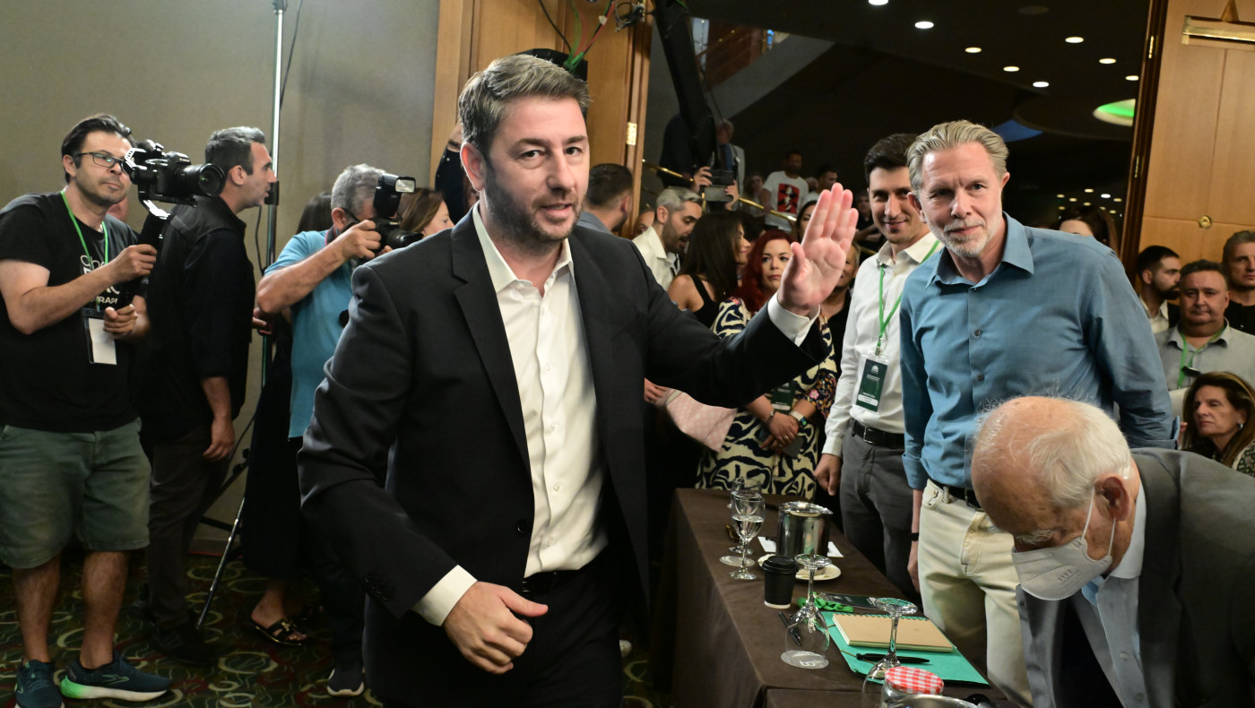 Ανδρουλάκης: «Κάλπες στις 6 Οκτωβρίου στο ΠΑΣΟΚ» - Ποιους «καρφώνει»