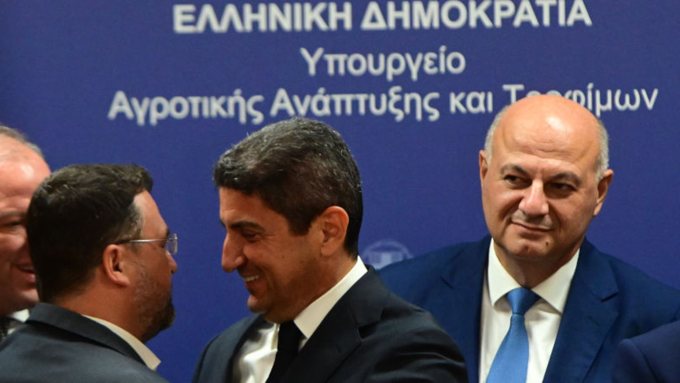 Μετά αναρωτιόμαστε πως έπαιρνε ο Ολυμπιακός πρωταθλήματα;