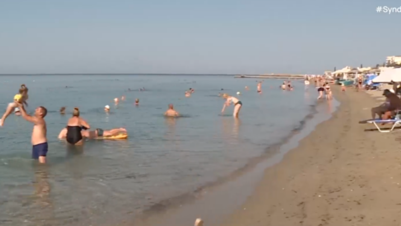 Θεσσαλονίκη: «Φωτιά» το μπάνιο σε γειτονικές παραλίες