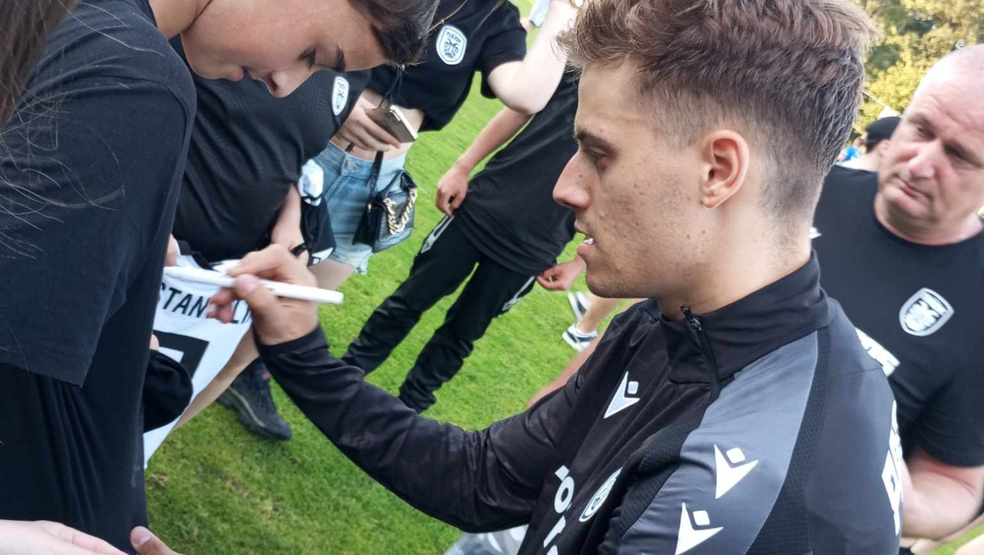 Μοίρασαν αυτόγραφα οι παίκτες του Λουτσέσκου μετά το φιλικό με Γκενκ (pics)