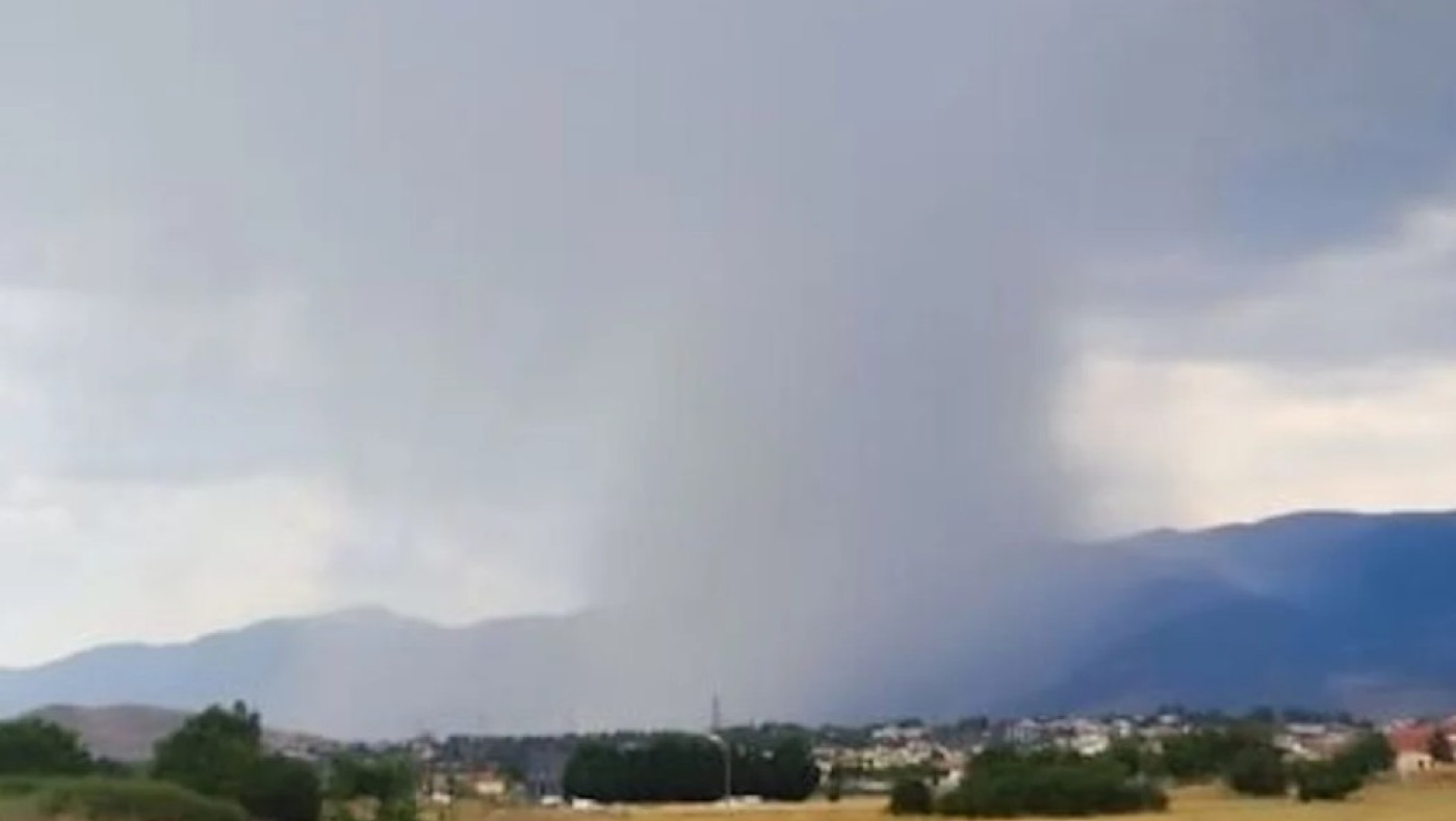 Ξαφνική καταιγίδα στα Ιωάννινα: Έπεσαν δέντρα και κολώνες της ΔΕΗ (vids)