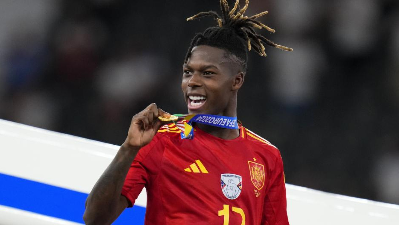 Νίκο Γουίλιαμς: «Προβάρει» τη φανέλα των Μπλαουγκράνα