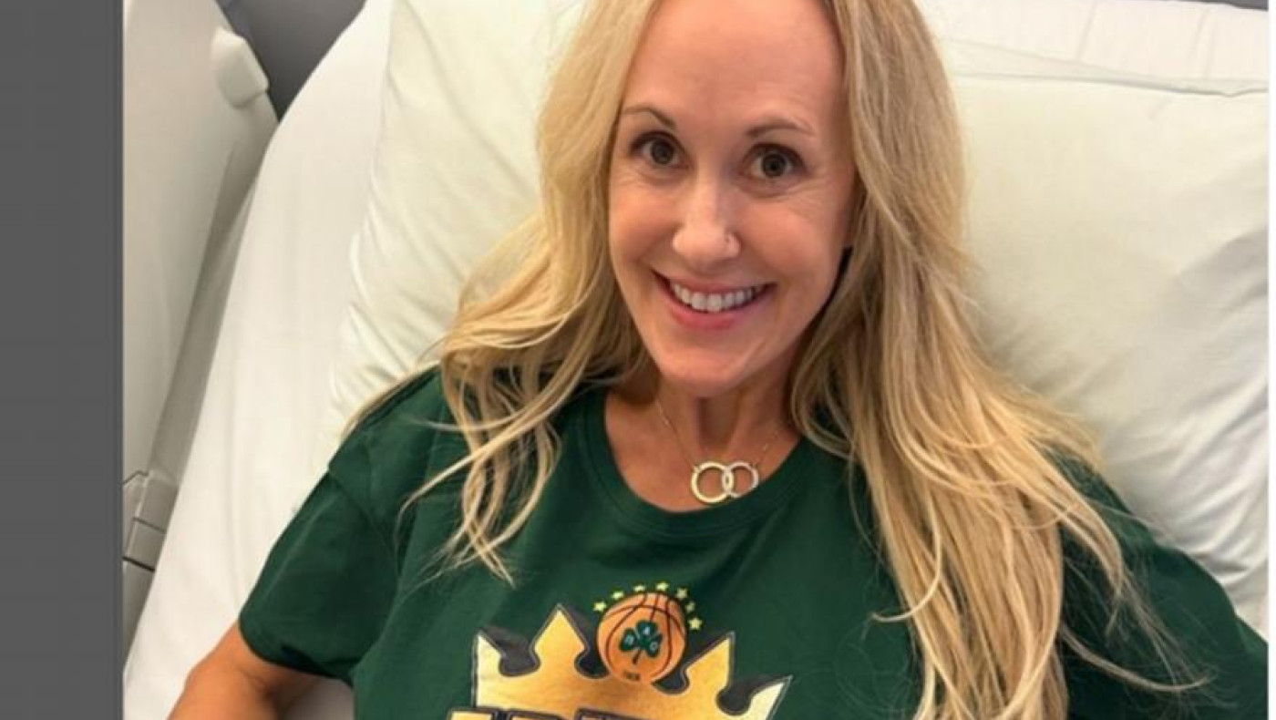 Μπράντι Λοβ: Η γνωστή πορνοστάρ πόζαρε με μπλούζα του Παναθηναϊκού (pic)