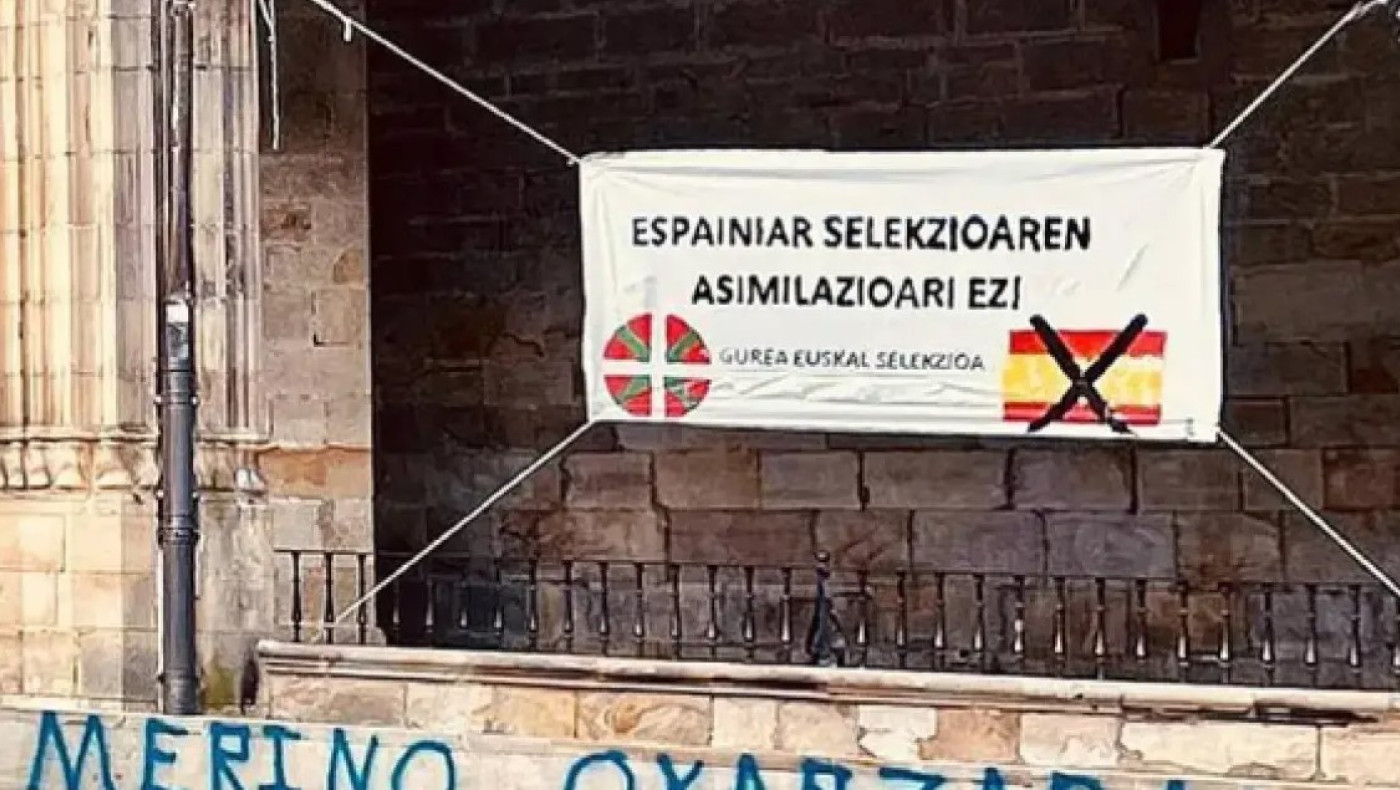 Euro 2024: «Προδότες!»-Συνθήματα κατά των Μερίνο, Ογιαρθάμπαλ στη χώρα των Βάσκων