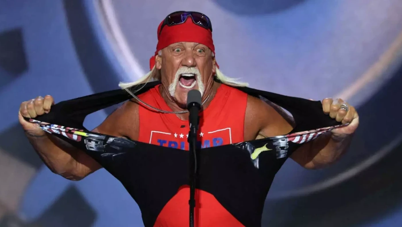 Χαλκ Χόγκαν: Έσκισε τα ρούχα του για τον Τραμπ (vid)