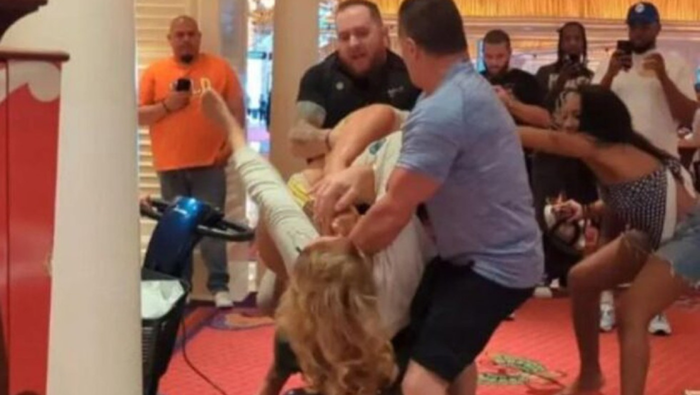 Άγριο ξύλο στο καζίνο Λουτρακίου: Πελάτες πιάστηκαν στα χέρια με θύμα μια... εργαζόμενη!