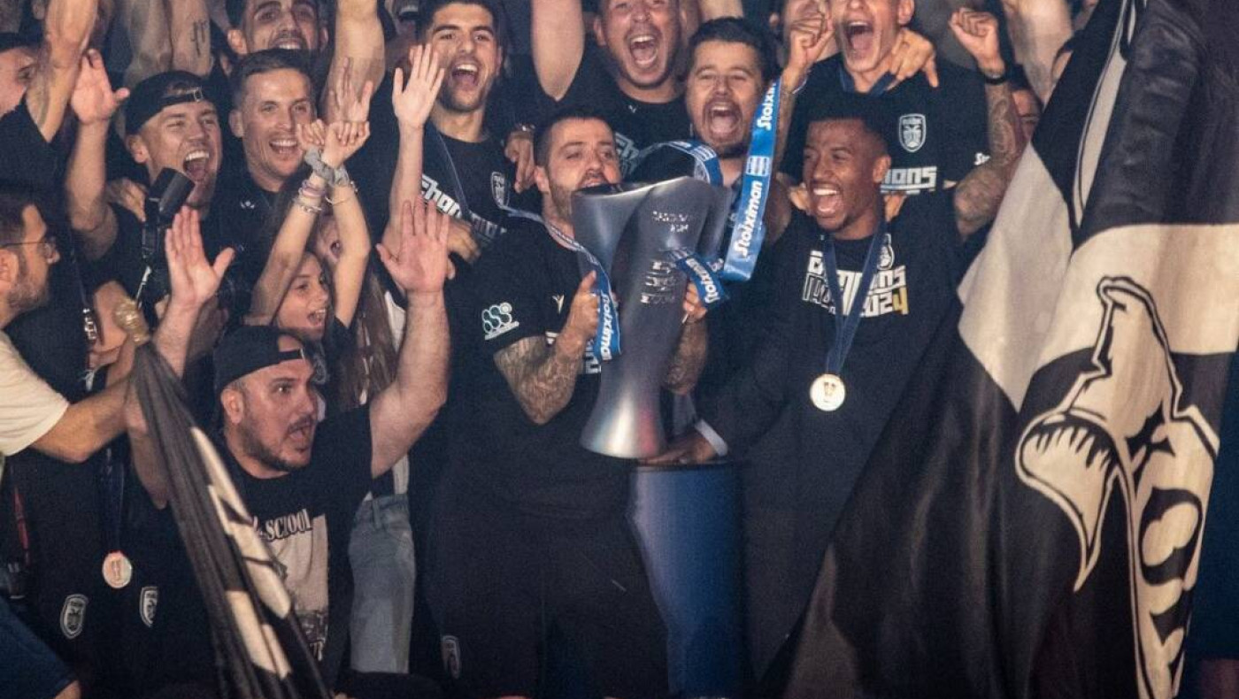 Η NOVA «καπέλωσε» την κλήρωση και έστησε ένα ερυθρόλευκο πάρτι