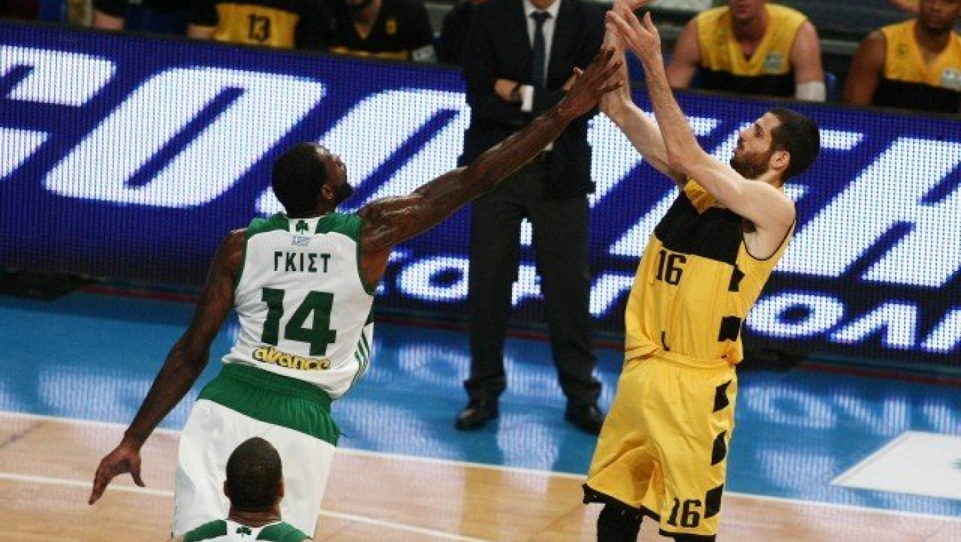 «Είμαι περήφανος για την ομάδα μου, μας αφήνει πικρία το αποτέλεσμα»