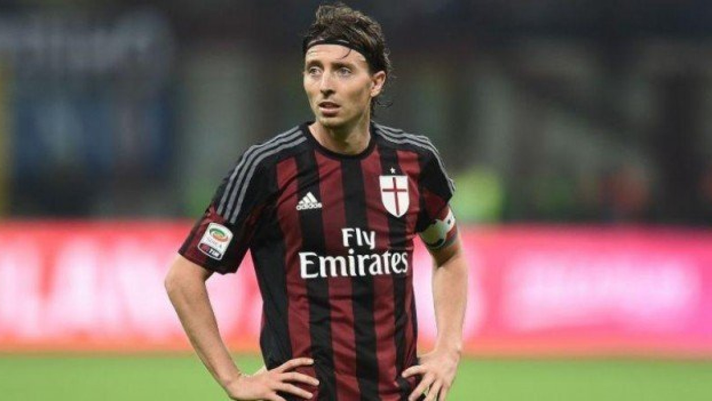 Δεν το...κουνάει από το Μιλάνο ο Ρικάρντο Μοντολίβο
