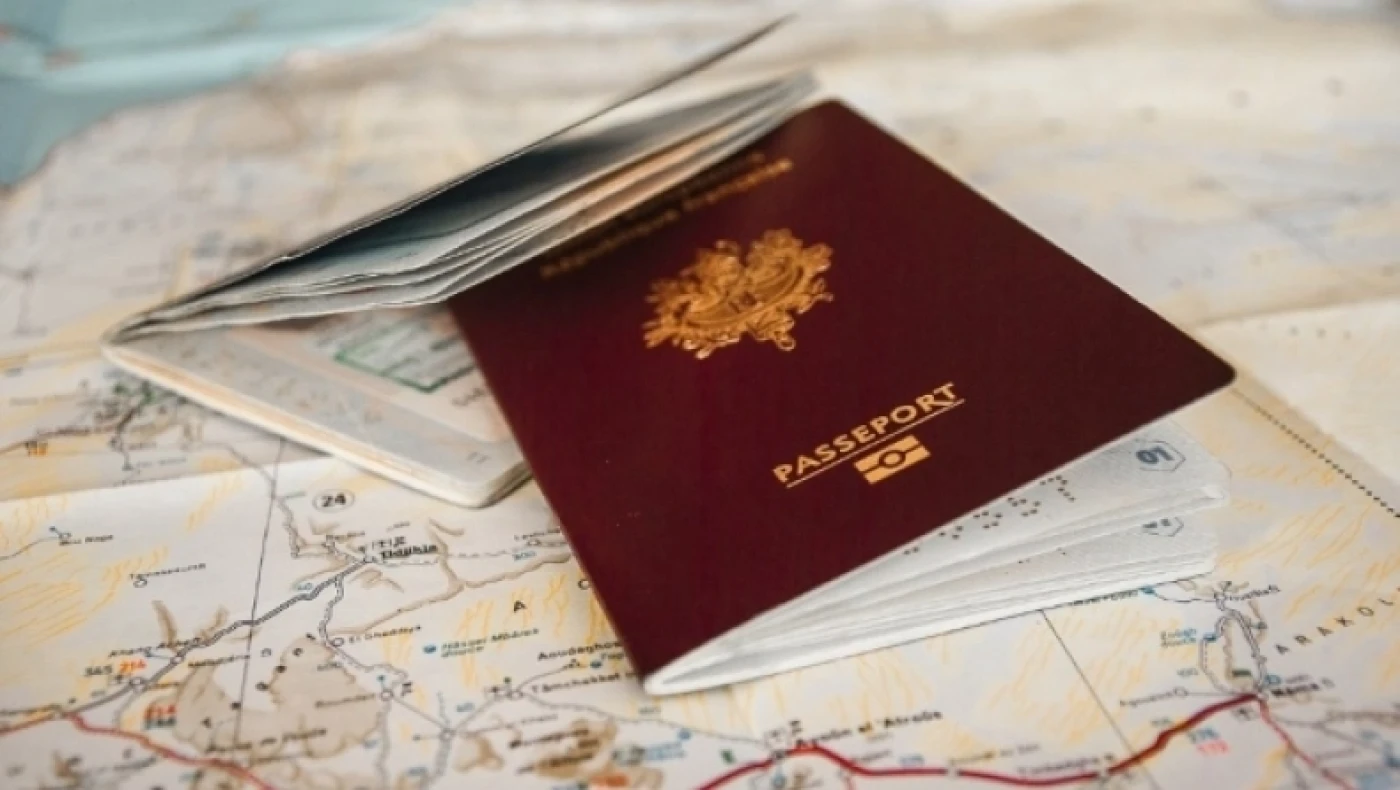 Τέλος εποχής στα διαβατήρια: Τι καταργείται και ποιοι θα έχουν «κόφτη»