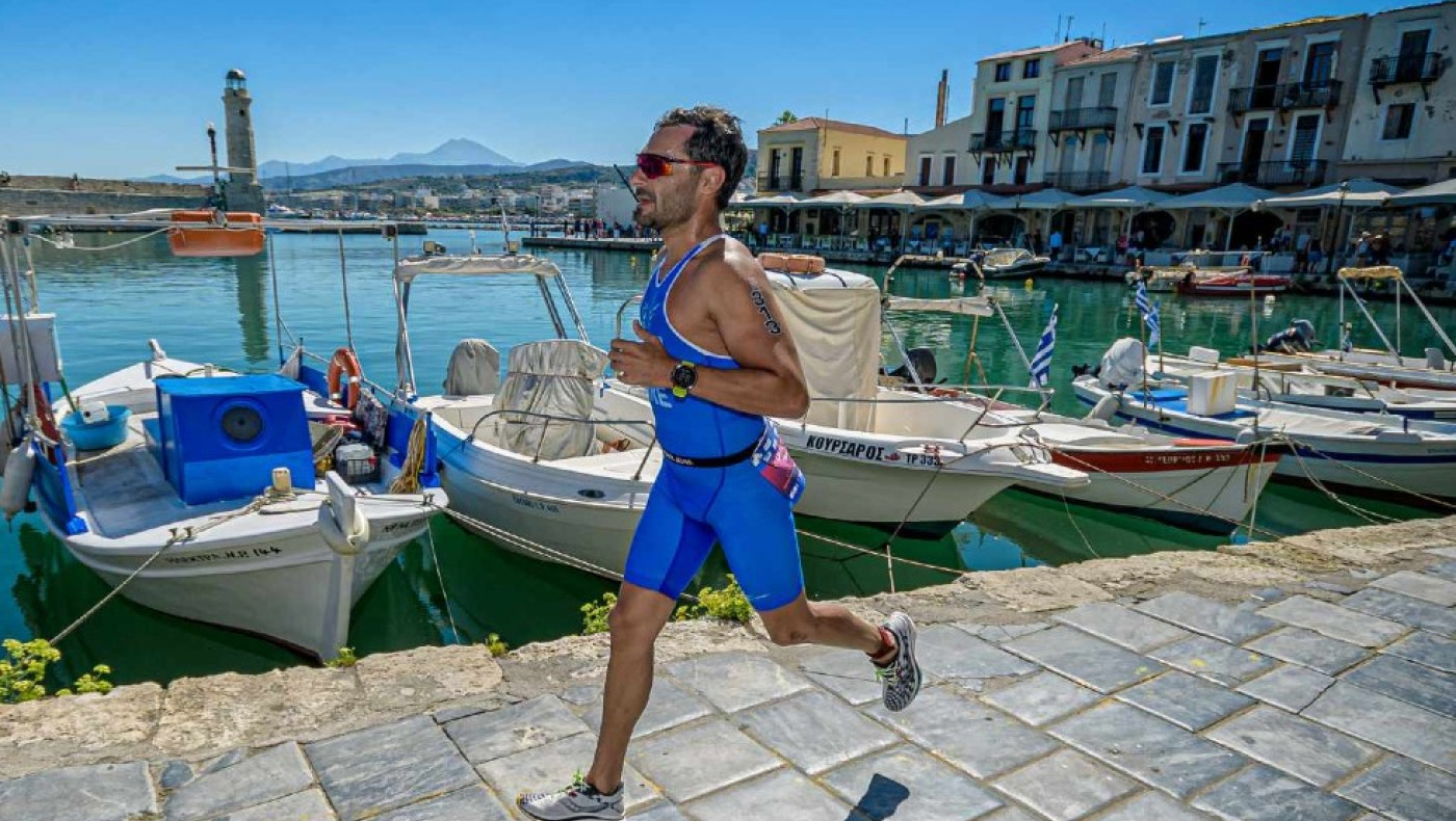 Δημήτρης Οικονόμου: Ένας παρατριαθλητής που διδάσκει εντός και εκτός των σχολικών αιθουσών