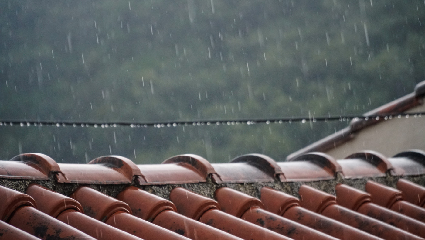 Καιρός: «Σπάει» στα δυο η χώρα - Πού αναμένονται καταιγίδες