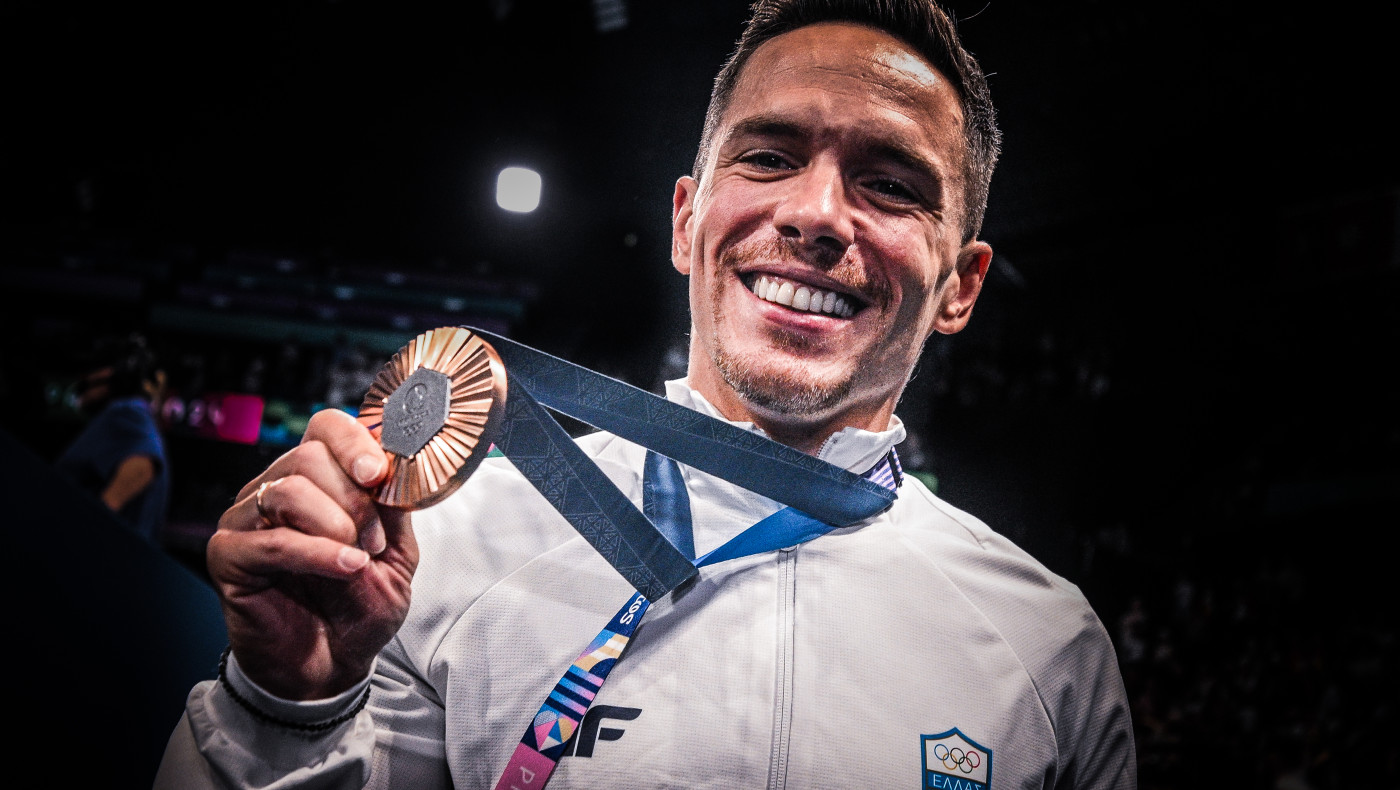 Πετρούνιας: «Πνίγηκε» στις αγκαλιές της ελληνικής αποστολής